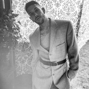 Meet your Posher, Adrian